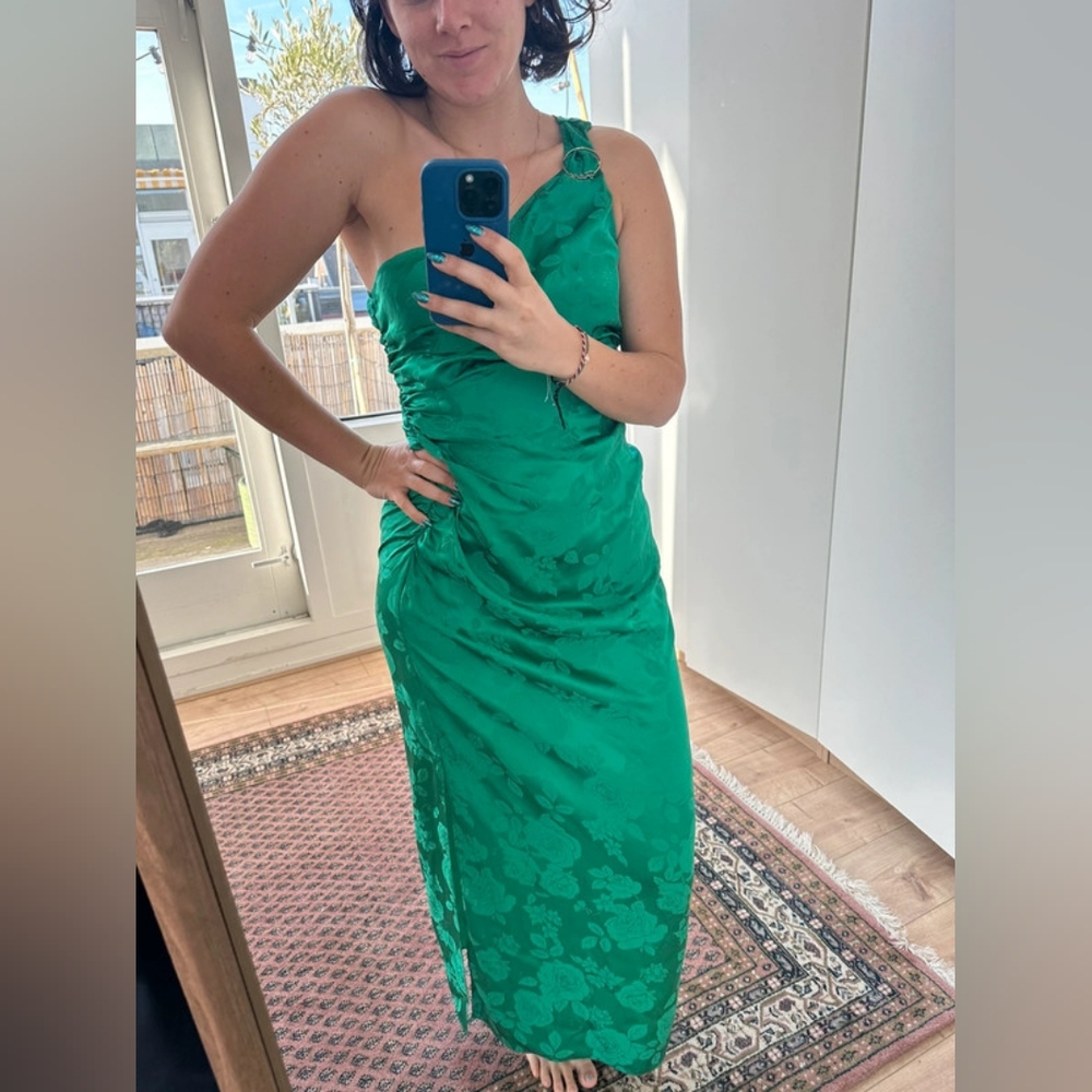 Elegant Green One-Shoulder Dress